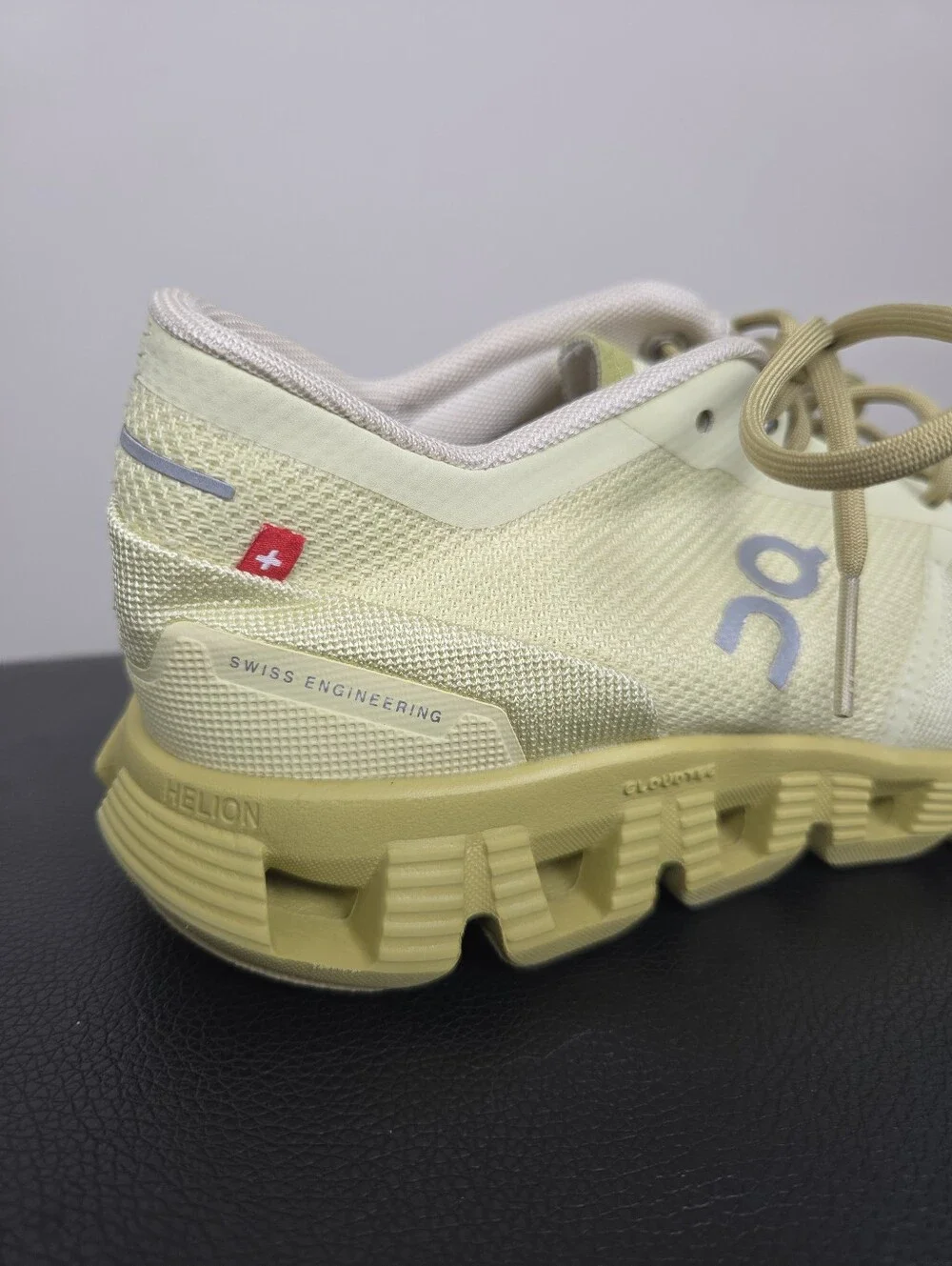 On Cloud X Women's Running Shoes Size 6 Glade Citron Yellow Cross Trainers Helio